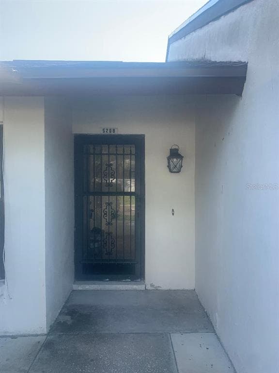5208 HOPEDALE DRIVE TAMPA, FL 33624