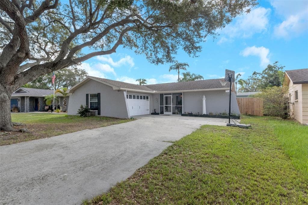 9349 118TH TERRACE LARGO, FL 33773