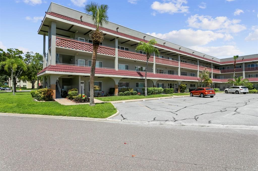 2073 DENMARK STREET UNIT 41 CLEARWATER, FL 33763