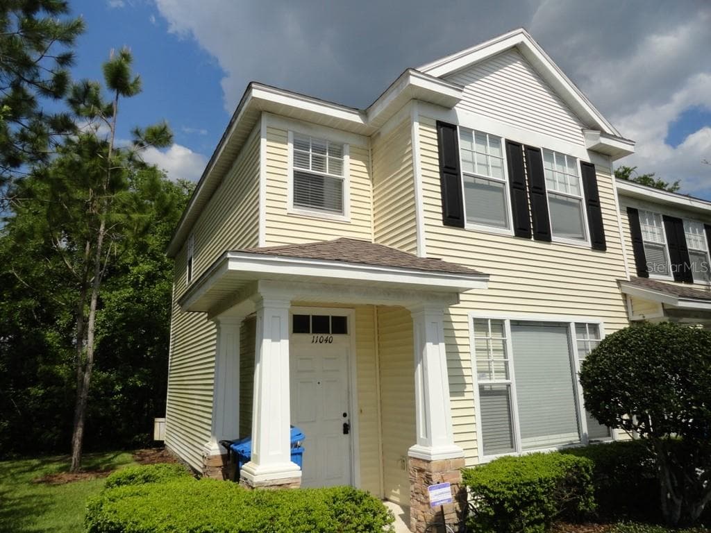 11040 BLACK SWAN COURT SEFFNER, FL 33584