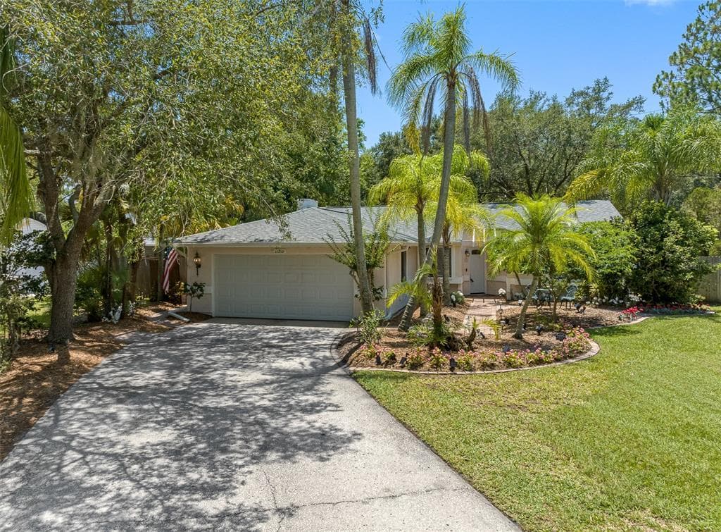 559 LONGWOOD CIRCLE OLDSMAR, FL 34677