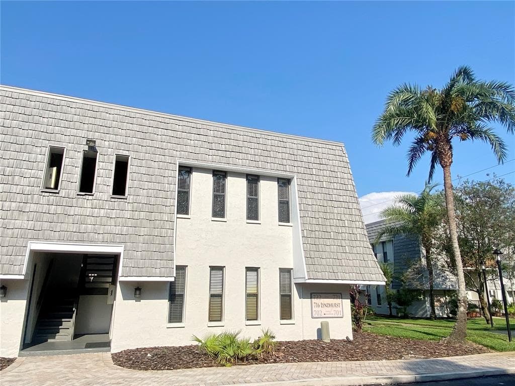 716 LYNDHURST STREET UNIT 701 DUNEDIN, FL 34698