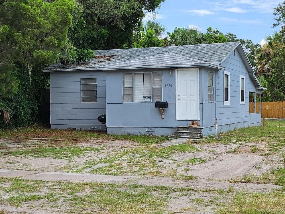 1926 QUINCY STREET S ST PETERSBURG, FL 33711