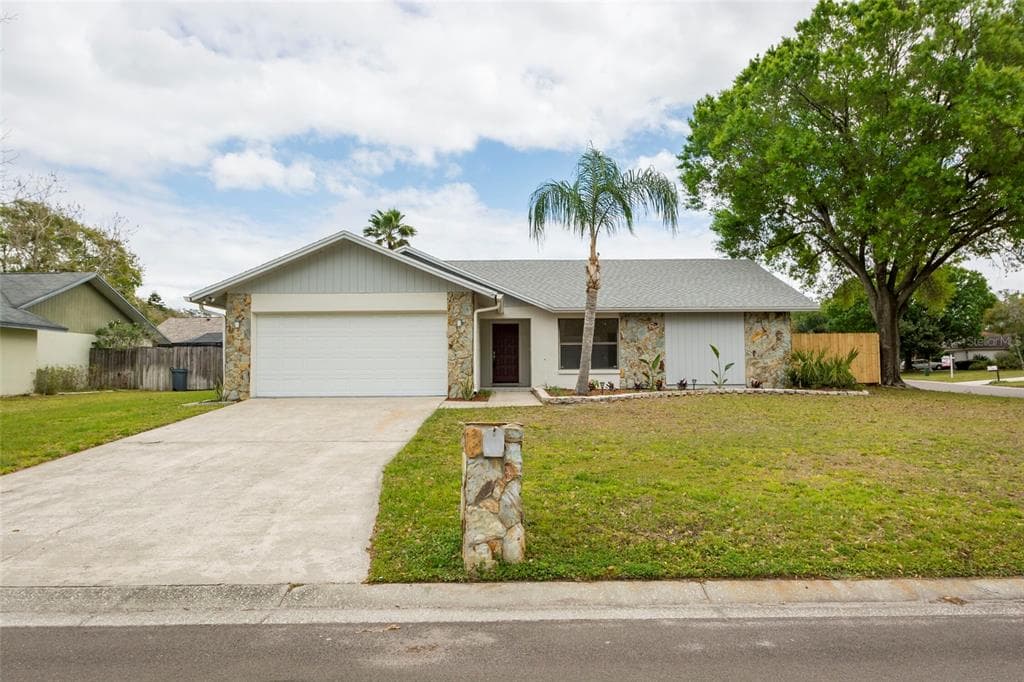 2511 SAGEBRUSH ROAD PLANT CITY, FL 33566