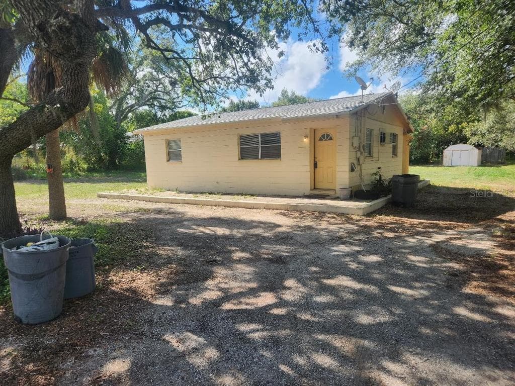 609 E MARTIN LUTHER KING JR AVENUE