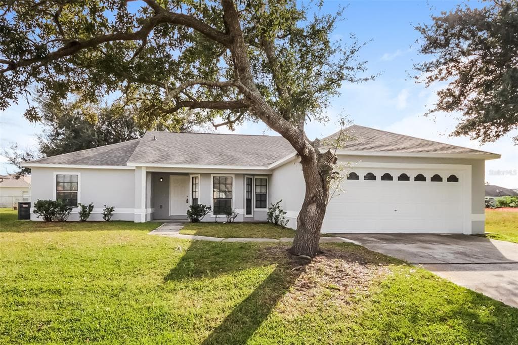808 CABARET COURT KISSIMMEE, FL 34759
