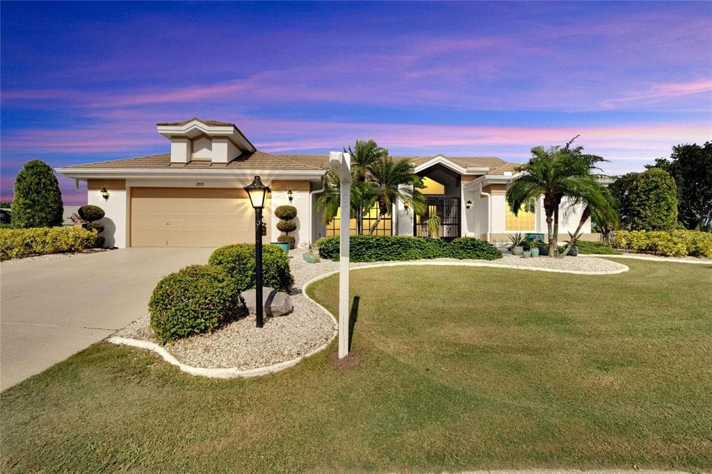 2010 CAPTIVA COURT