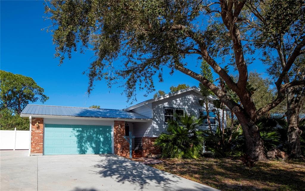 6515 DIMARCO ROAD TAMPA, FL 33634