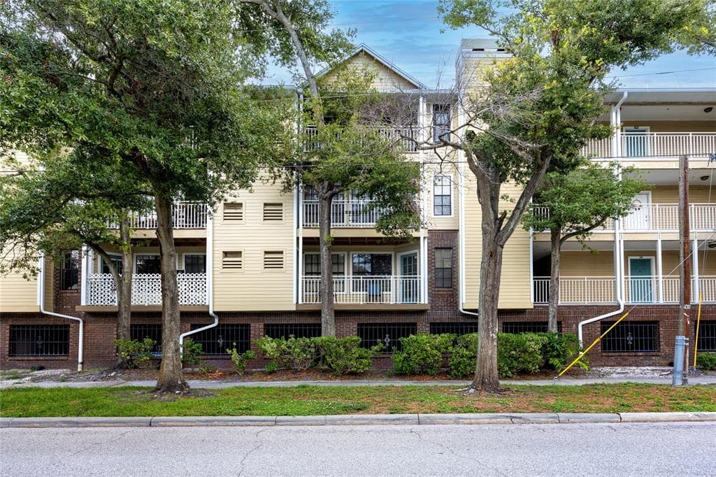 1000 W HORATIO STREET UNIT 106 TAMPA, FL 33606