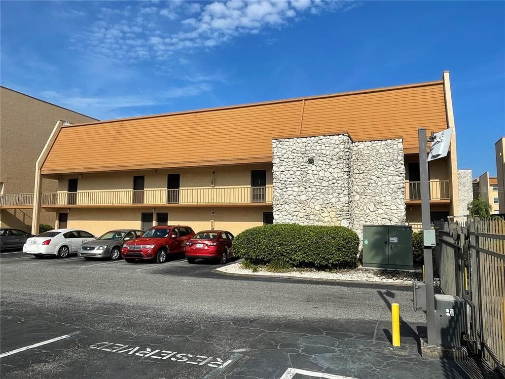 5820 N CHURCH AVENUE UNIT 202 TAMPA, FL 33614