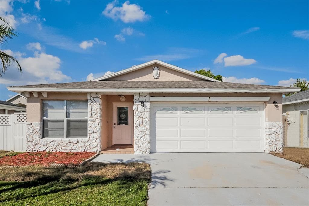 1353 ROCKY ROAD KISSIMMEE, FL 34744
