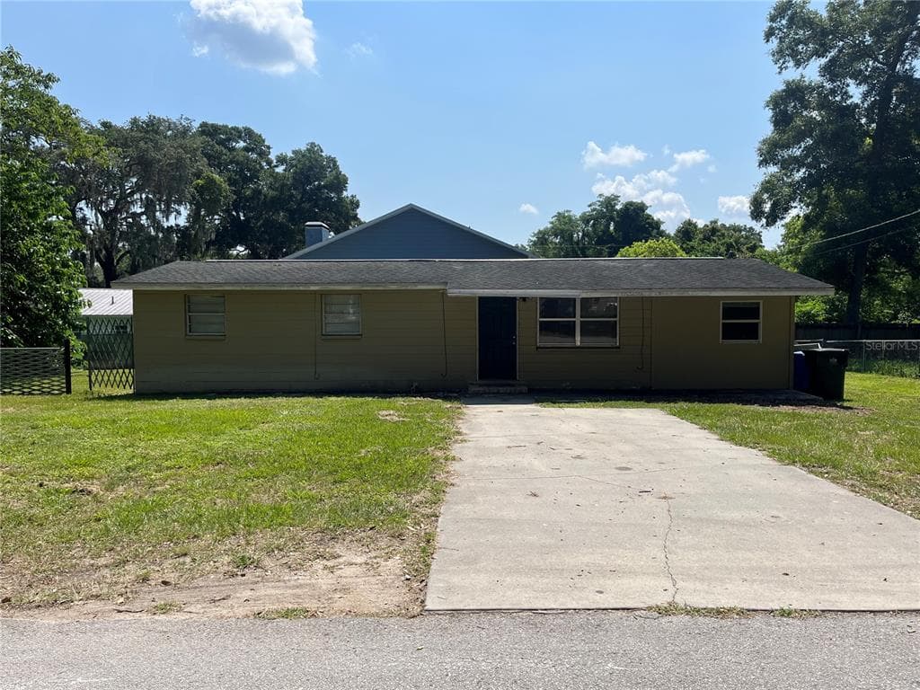 5215 LIME AVENUE SEFFNER, FL 33584