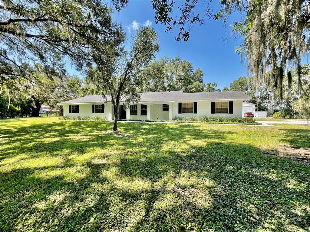 4401 SLEEPY HOLLOW LANE PLANT CITY, FL 33565