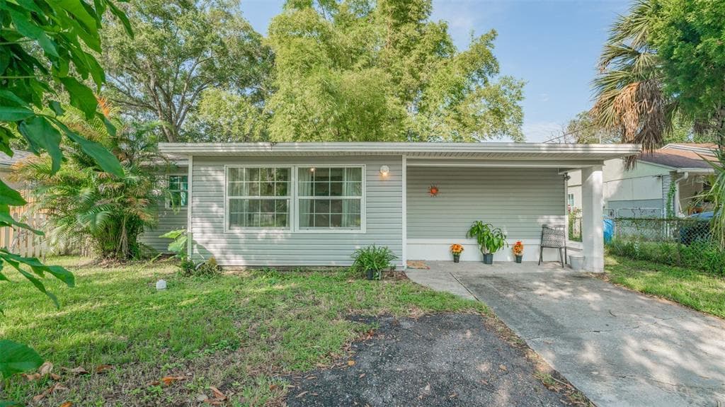 6910 N LYNN AVENUE TAMPA, FL 33604