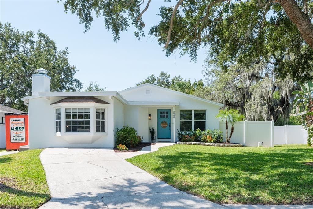 2808 W SHELTON AVENUE TAMPA, FL 33611