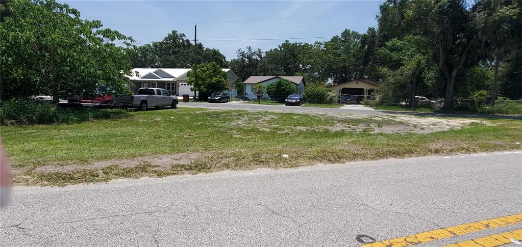 1317 W BALL STREET PLANT CITY, FL 33563