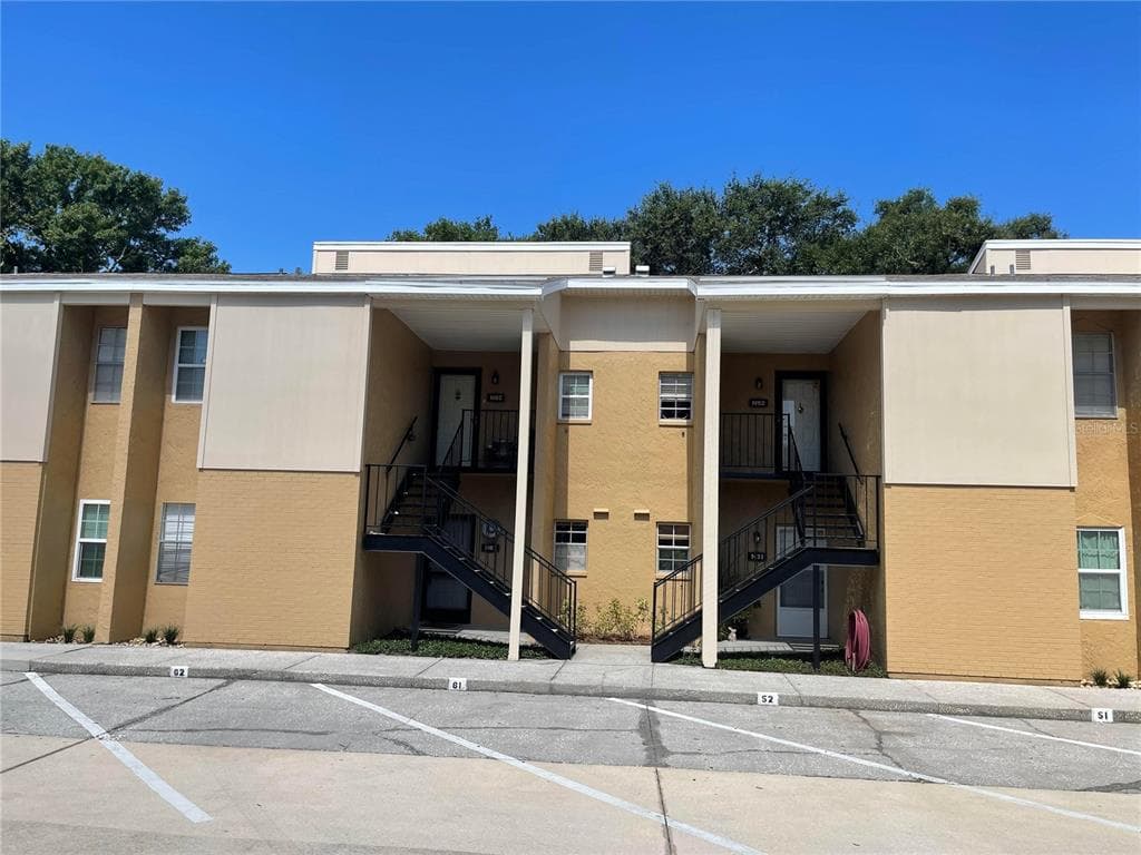 3810 N OAK DRIVE UNIT N61 TAMPA, FL 33611