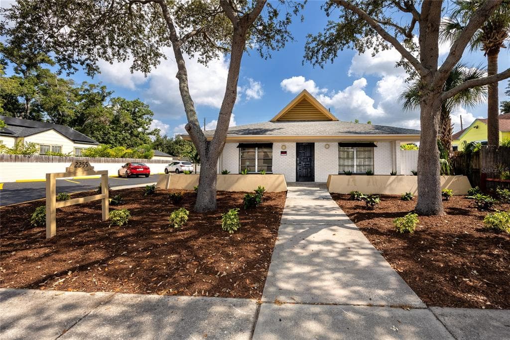 2255 5TH AVENUE N ST PETERSBURG, FL 33713