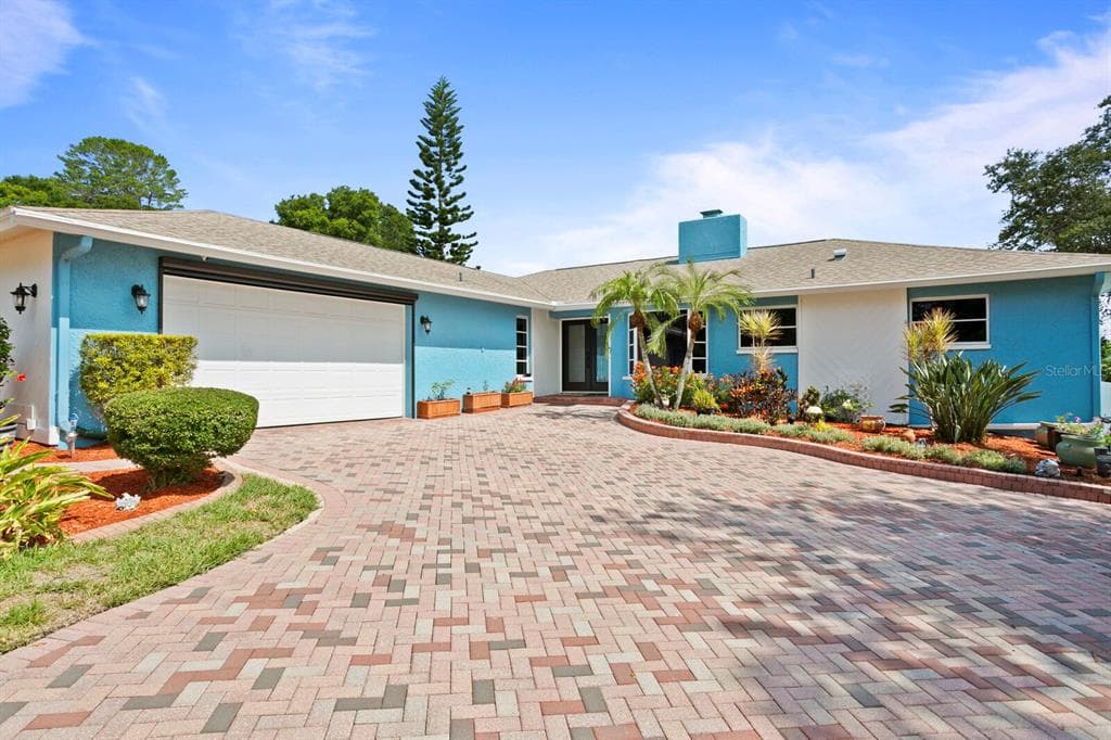 715 ROLLING HILLS DRIVE PALM HARBOR, FL 34683
