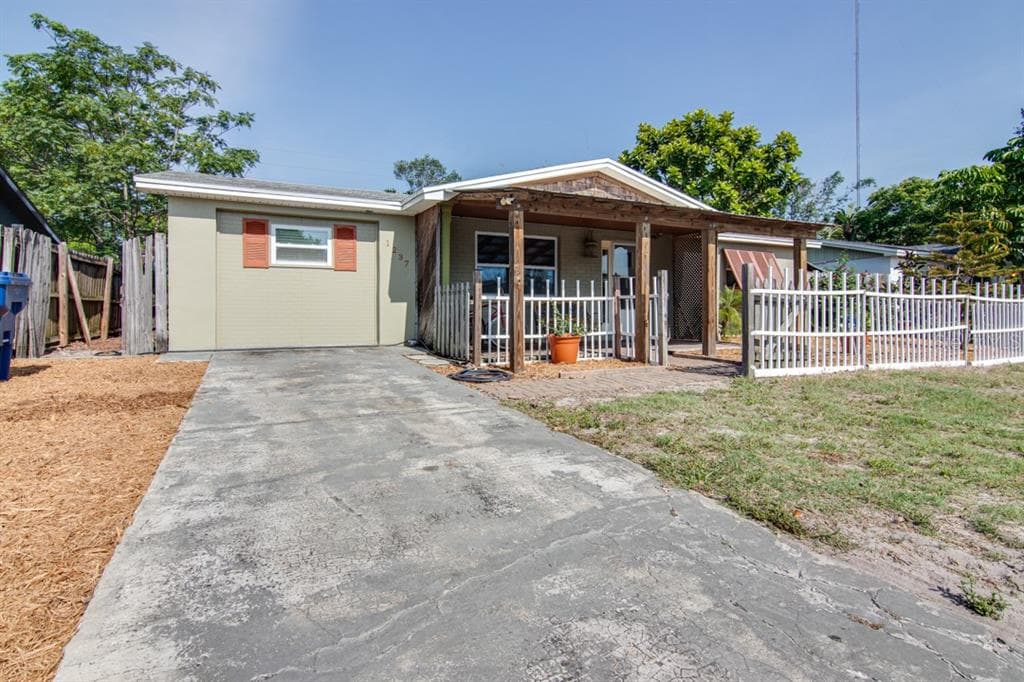 1237 DARTMOUTH DRIVE