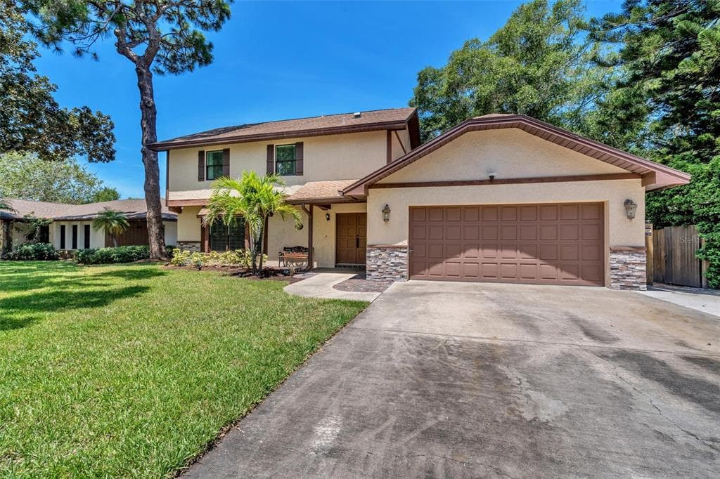 9236 RUSTIC PINES BOULEVARD W SEMINOLE, FL 33776