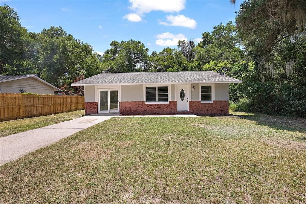 620 GOULD STREET EUSTIS, FL 32726
