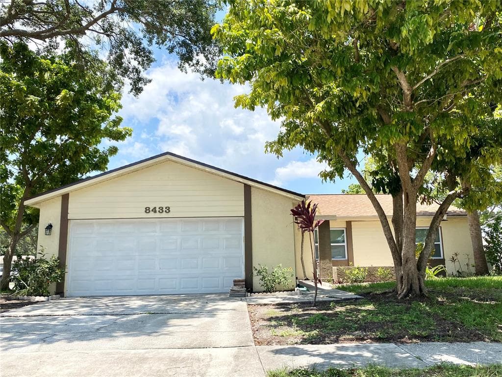 8433 SOMERSET DRIVE LARGO, FL 33773