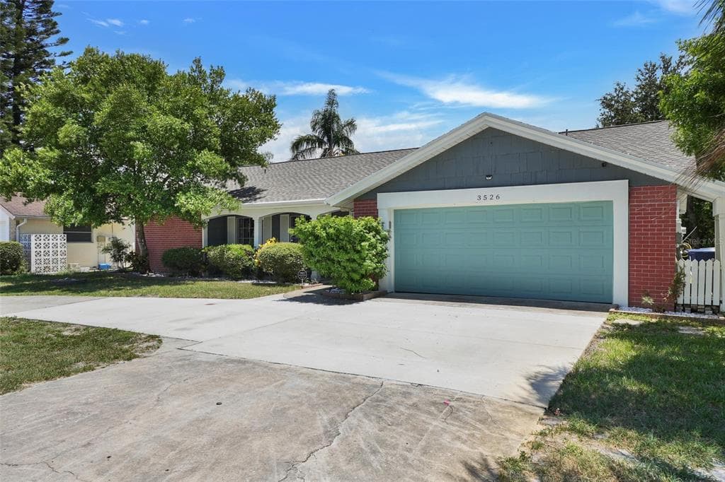 3526 MOOG ROAD HOLIDAY, FL 34691