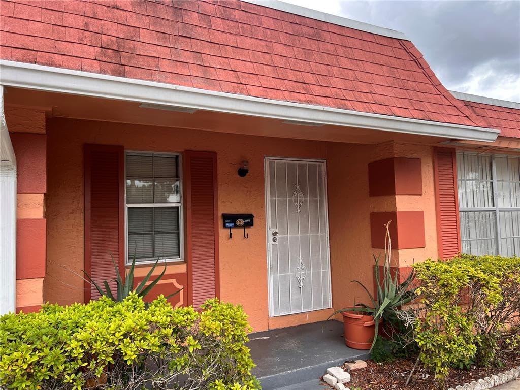 2727 W OAK RIDGE ROAD UNIT 5 ORLANDO, FL 32809