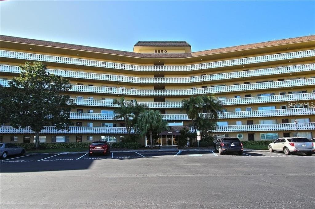 8950 PARK BOULEVARD UNIT 205 SEMINOLE, FL 33777