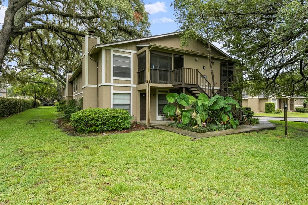 14308 HANGING MOSS CIRCLE UNIT 202 TAMPA, FL 33613