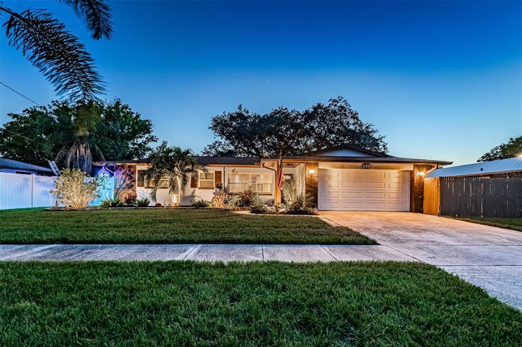 140 HIGHLAND AVENUE DUNEDIN, FL 34698
