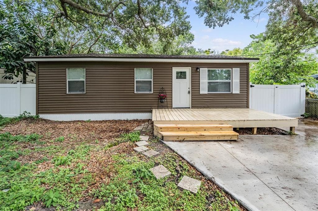 10113 RICHARDSON STREET GIBSONTON, FL 33534