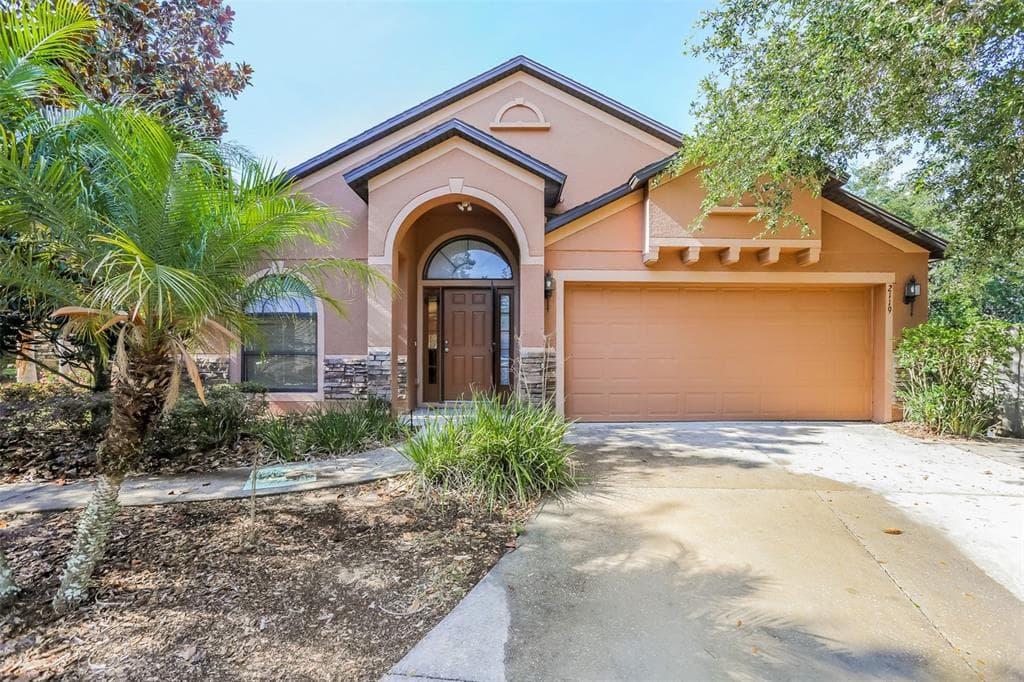 2119 BEXLEY DRIVE TAVARES, FL 32778