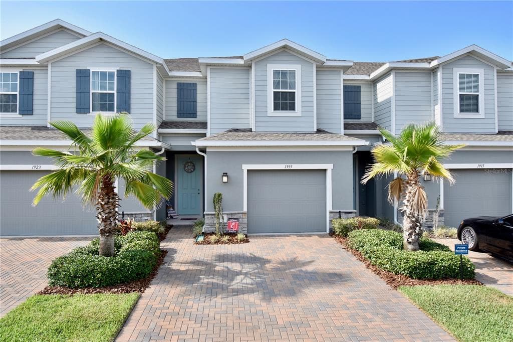1919 HOLDEN RIDGE LANE MINNEOLA, FL 34715