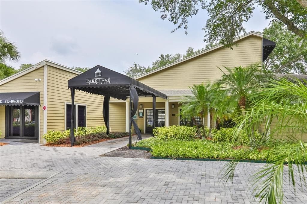 803 LAKE HAVEN SQUARE UNIT 101 BRANDON, FL 33511