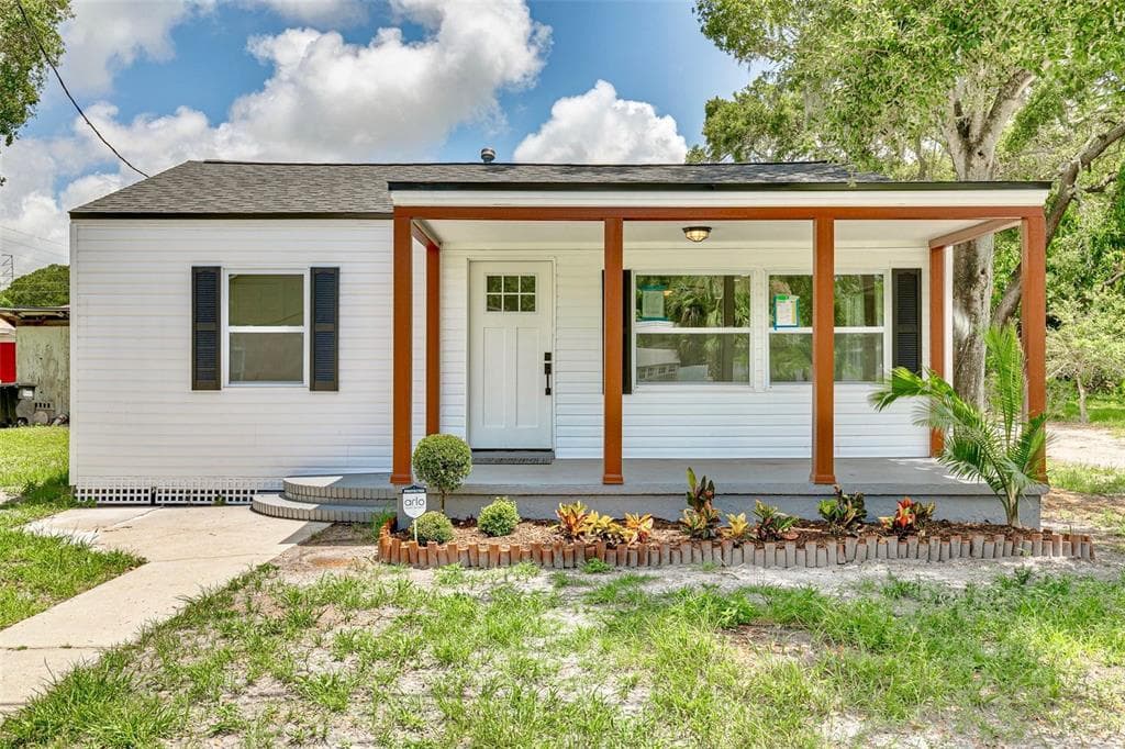 915 NICHOLSON STREET CLEARWATER, FL 33755