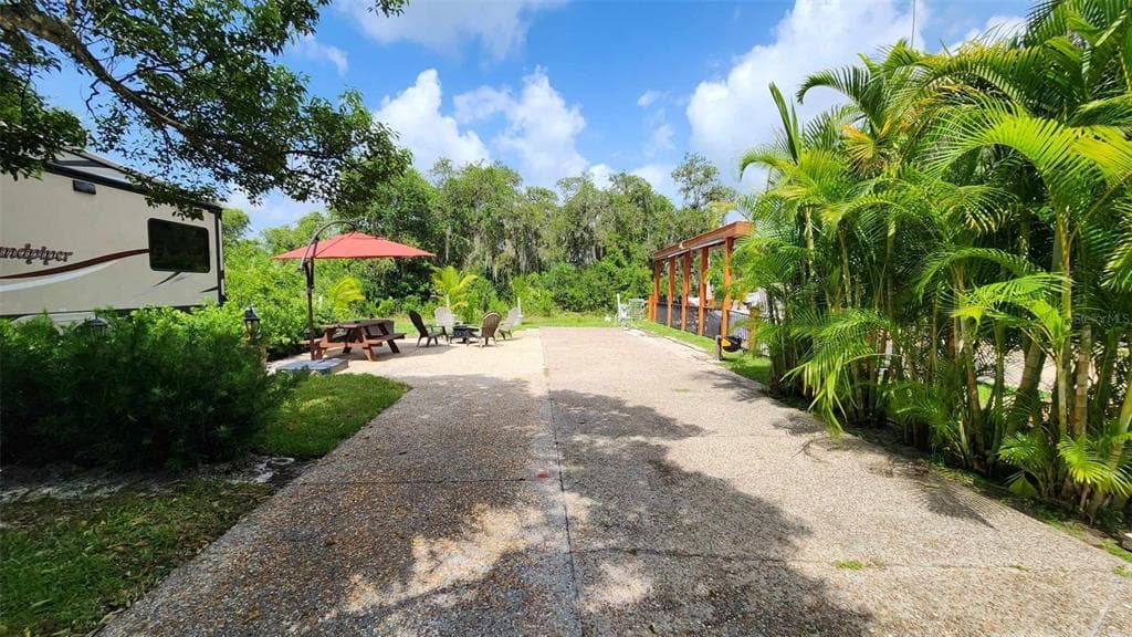 410 LONGHORN DRIVE LAKE WALES, FL 33898