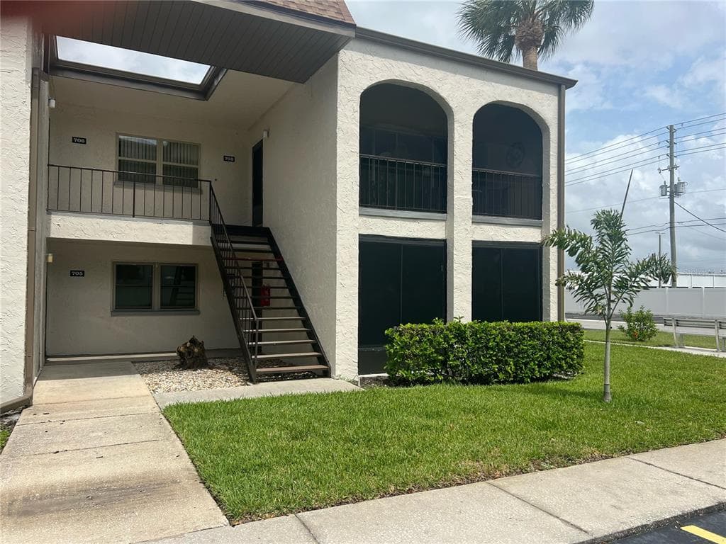 7701 STARKEY ROAD UNIT 708 SEMINOLE, FL 33777