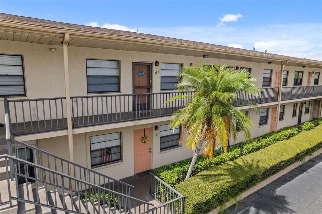 5967 TERRACE PARK DRIVE N UNIT 209 ST PETERSBURG, FL 33709
