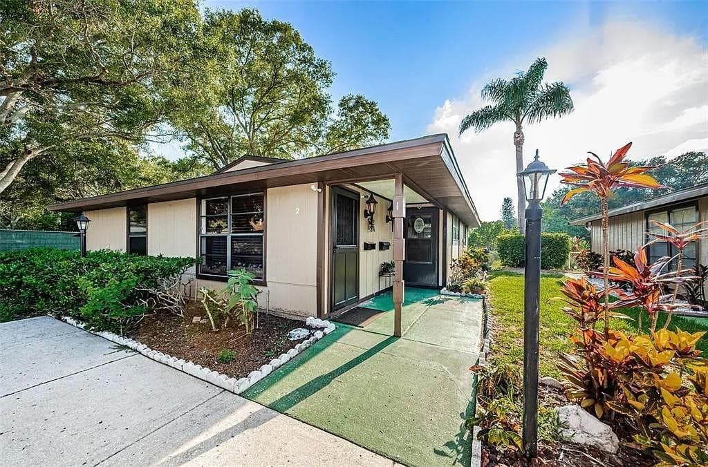 1980 TAHITIAN PLACE UNIT 2 DUNEDIN, FL 34698