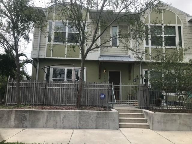 114 N FREDRICA AVENUE