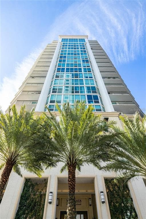 450 KNIGHTS RUN AVENUE UNIT 707 TAMPA, FL 33602