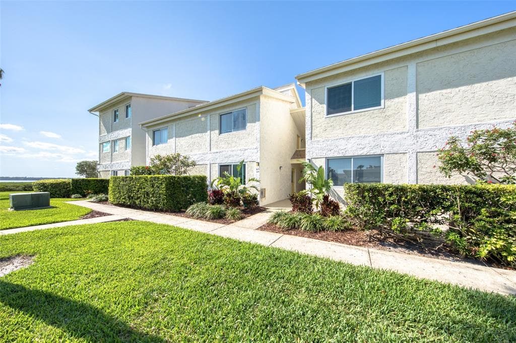 1451 GULF BOULEVARD UNIT 218 CLEARWATER, FL 33767