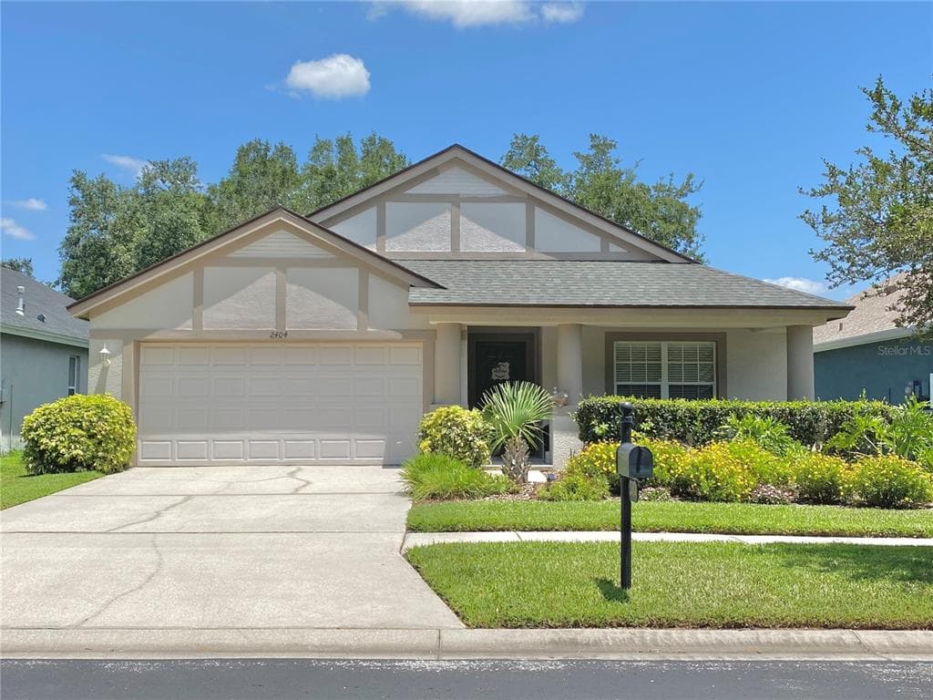 2404 AMBERSIDE WAY WESLEY CHAPEL, FL 33544