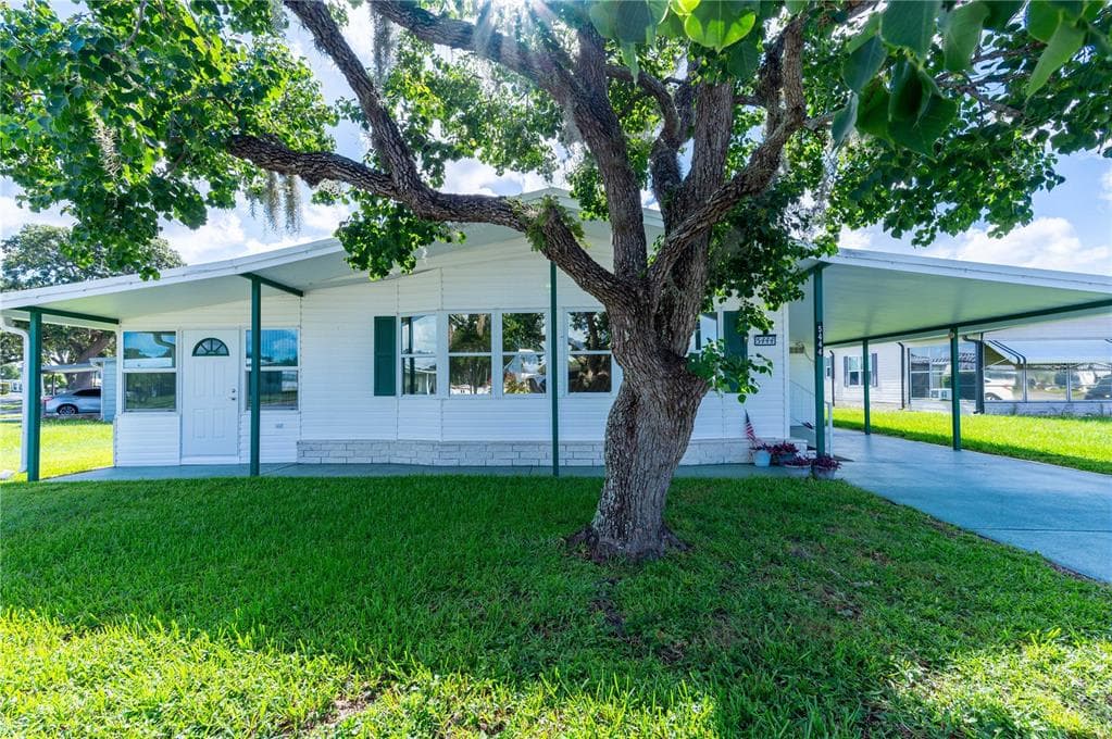 5444 SEVILLE DRIVE ZEPHYRHILLS, FL 33541