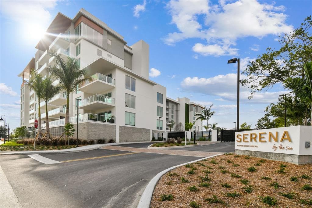 1020 SUNSET POINT ROAD UNIT 211 CLEARWATER, FL 33755