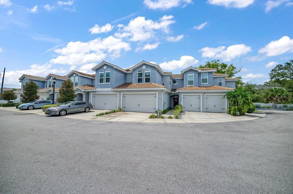 422 BIRDSONG LANE