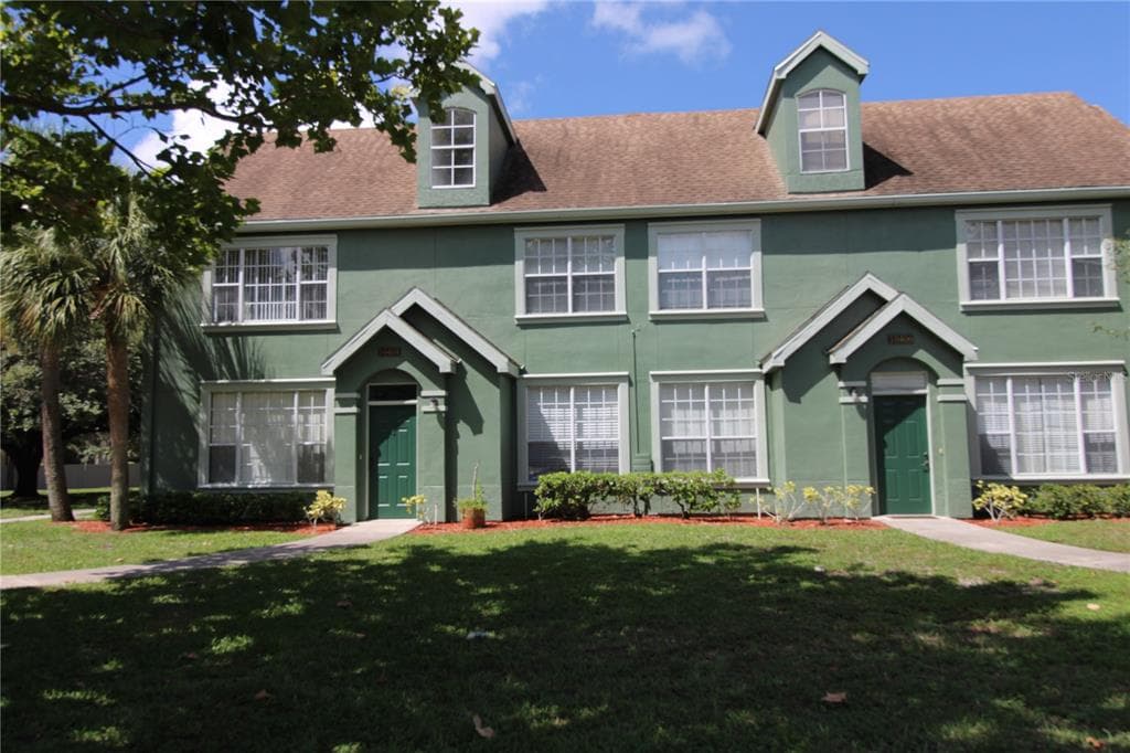 10404 WHITE LAKE COURT UNIT 10404 TAMPA, FL 33626