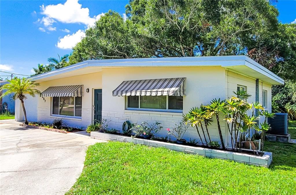 257 45TH AVENUE NE ST PETERSBURG, FL 33703